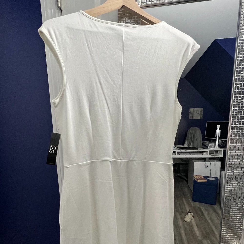 NWT - New York & Company V-Neck White Cotton Flare Dress - Size M - Picture 3 of 5